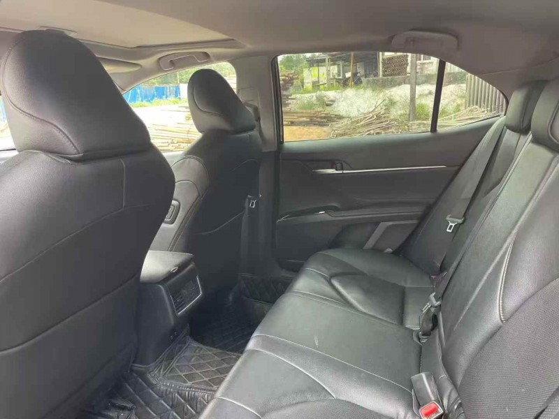 江门23年丰田凯美瑞8