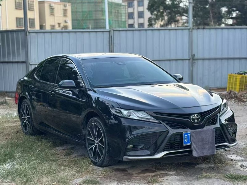 广州22年丰田凯美瑞3