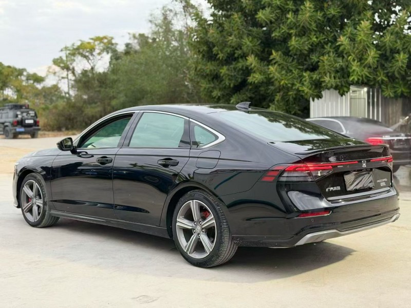 汕头24年本田雅阁8