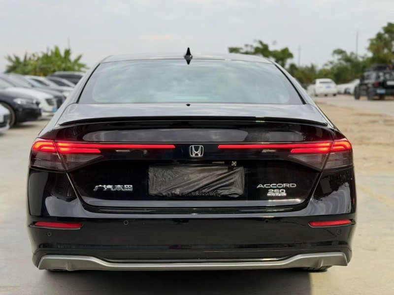 汕头24年本田雅阁9