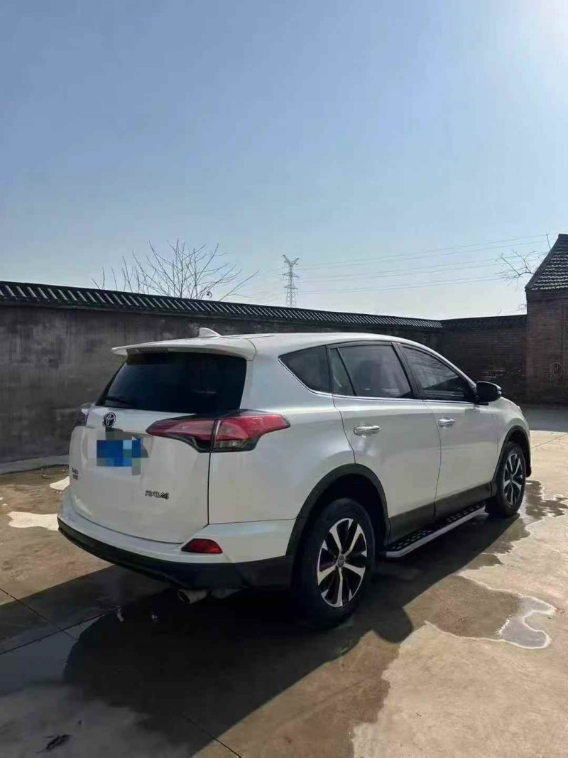 菏泽16年丰田RAV47