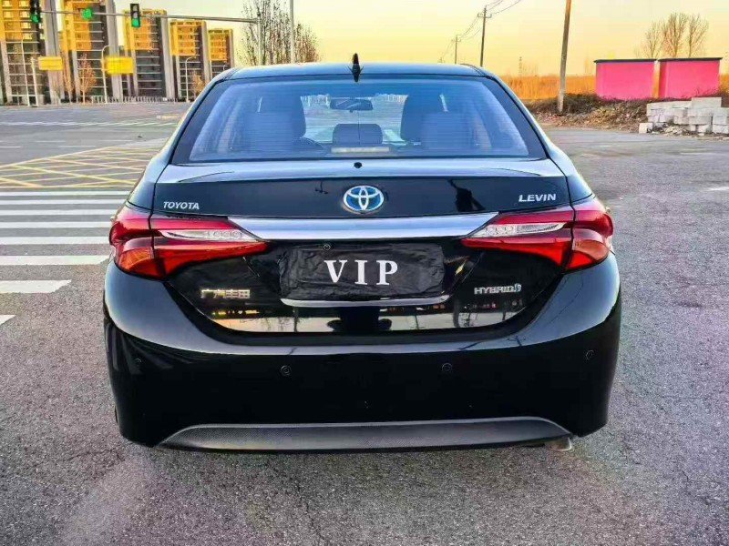 天津18年丰田雷凌9