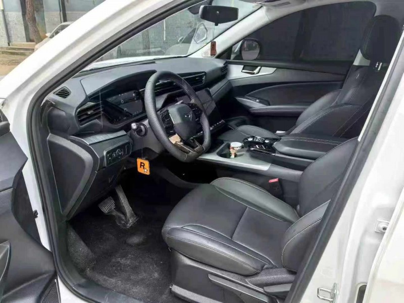 保定25年凯翼昆仑4