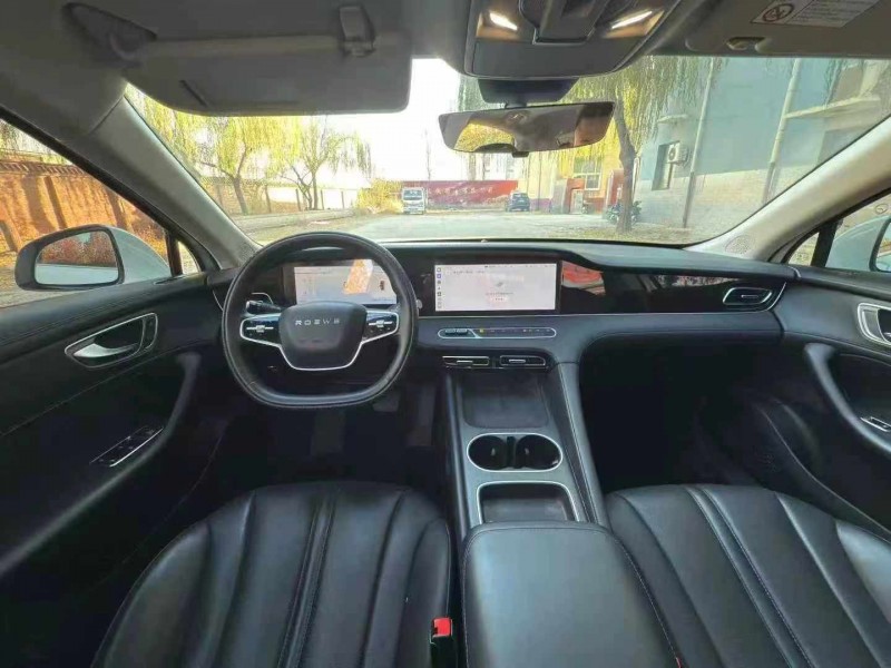 保定24年荣威D74