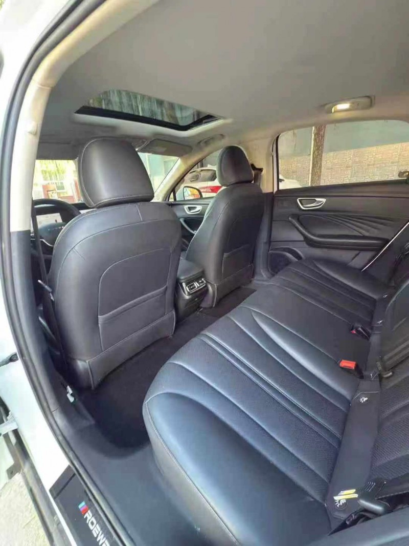 保定24年荣威D76