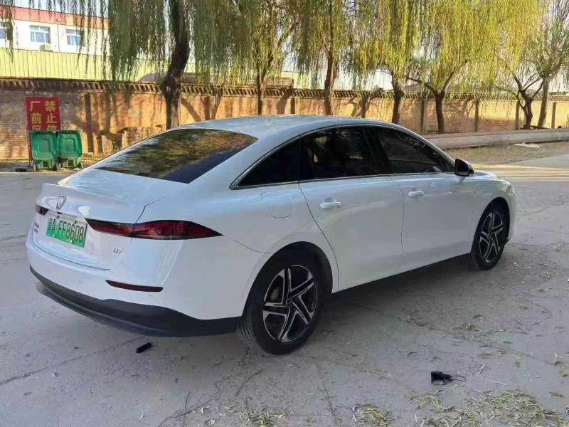 保定24年荣威D77