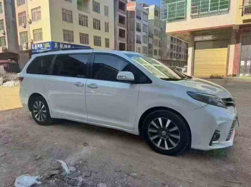 梧州16年丰田塞纳3