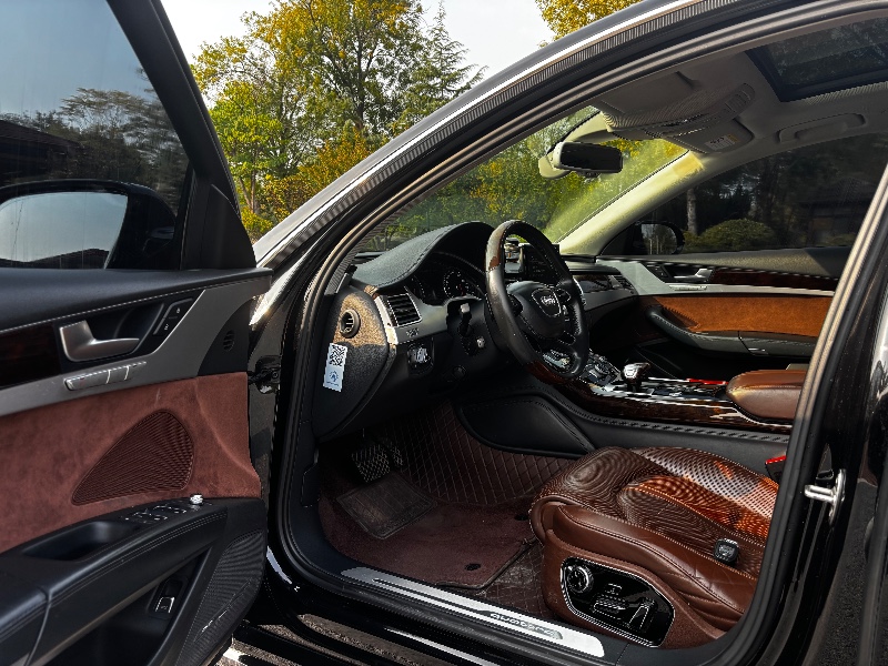 潍坊17年奥迪A8L6