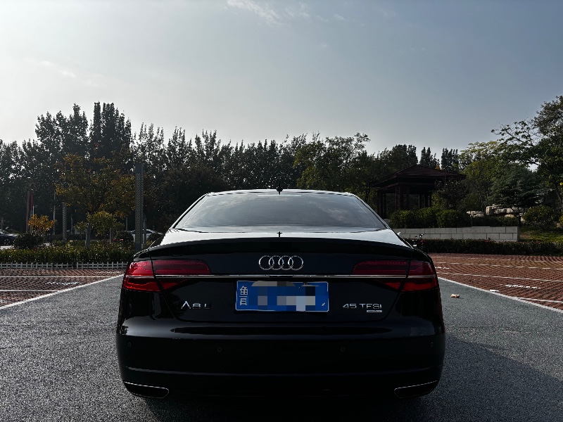 潍坊17年奥迪A8L8