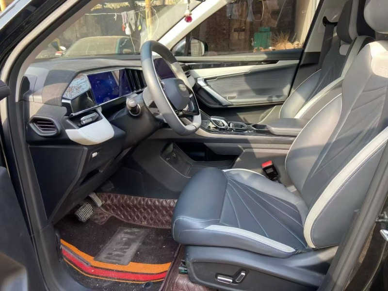 许昌23年吉利博越3