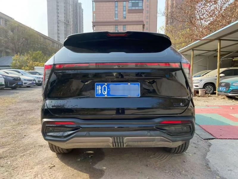 许昌23年吉利博越6