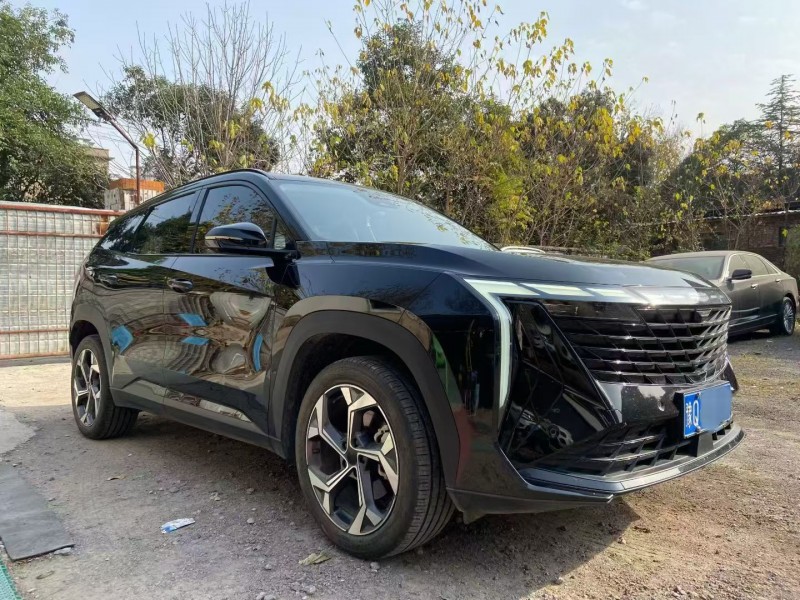 许昌23年吉利博越7