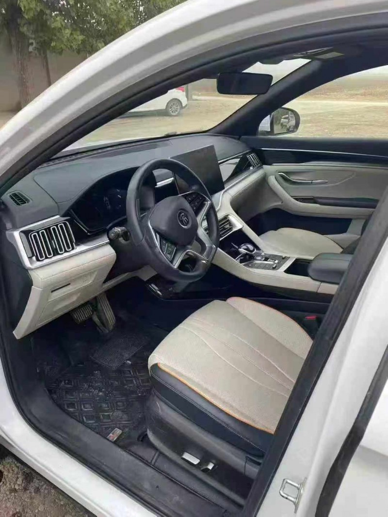 保定23年比亚迪宋4