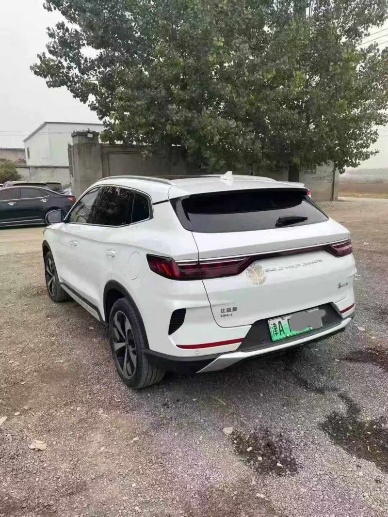 保定23年比亚迪宋8