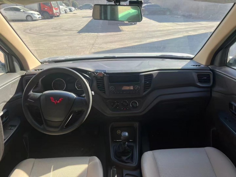 临沂23年五菱汽车宏光6