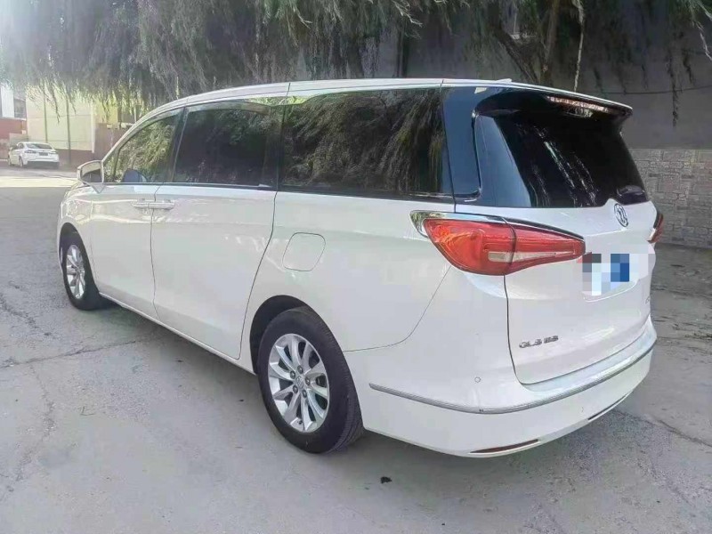 保定17年别克GL87