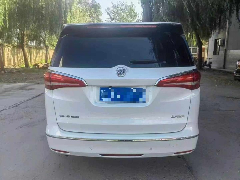 保定17年别克GL88