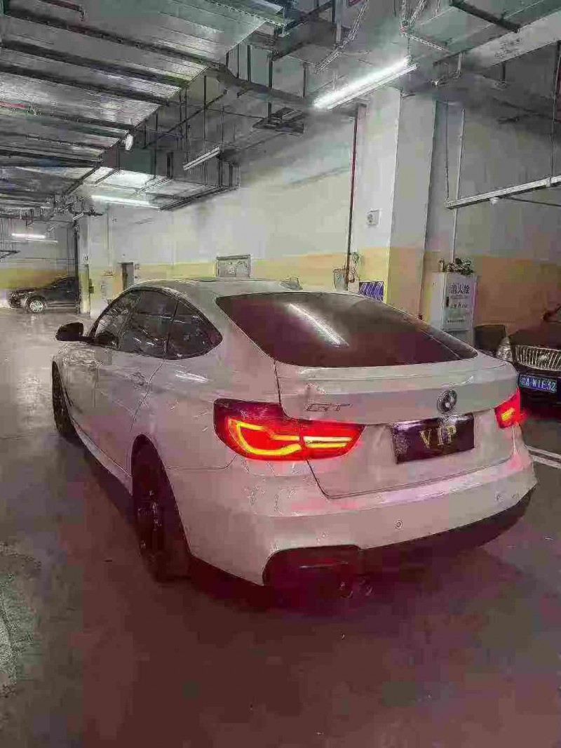 重庆21年宝马3系7