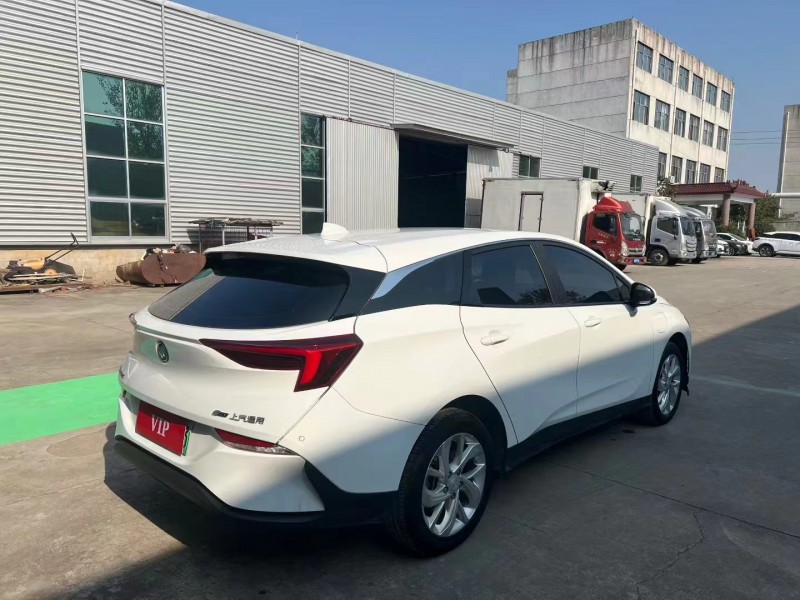 临沂24年别克微蓝8