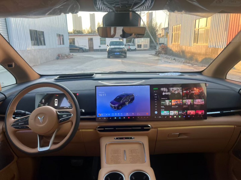 徐州25年岚图汽车梦想家7