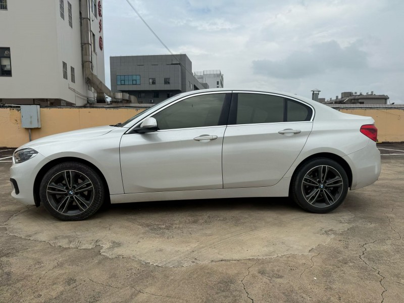 玉溪21年宝马1系3