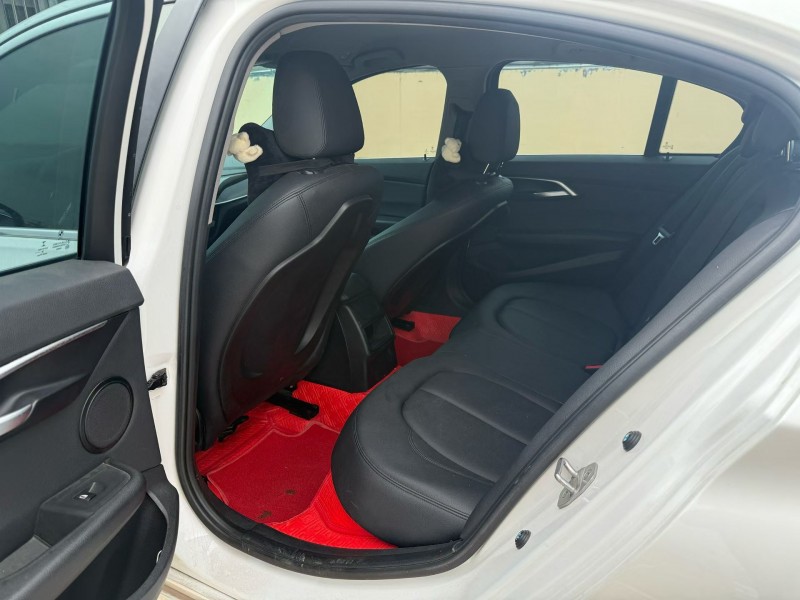 玉溪21年宝马1系6