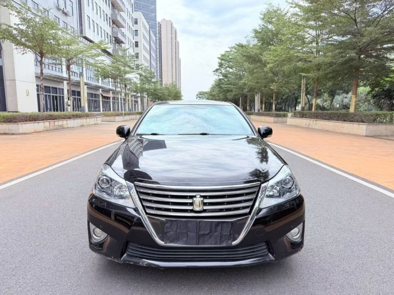 东莞15年丰田皇冠1