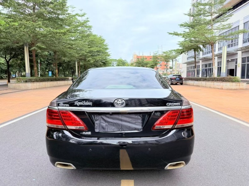 东莞15年丰田皇冠9