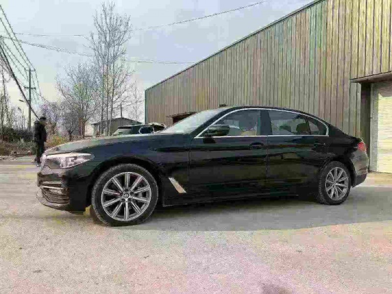 徐州17年宝马5系3