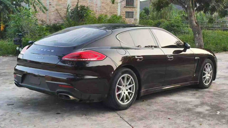 茂名15年保时捷帕拉梅拉7