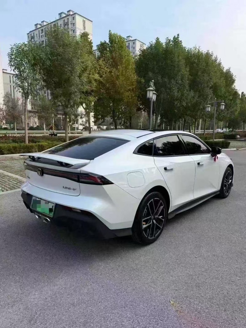 菏泽25年长安汽车UNI8