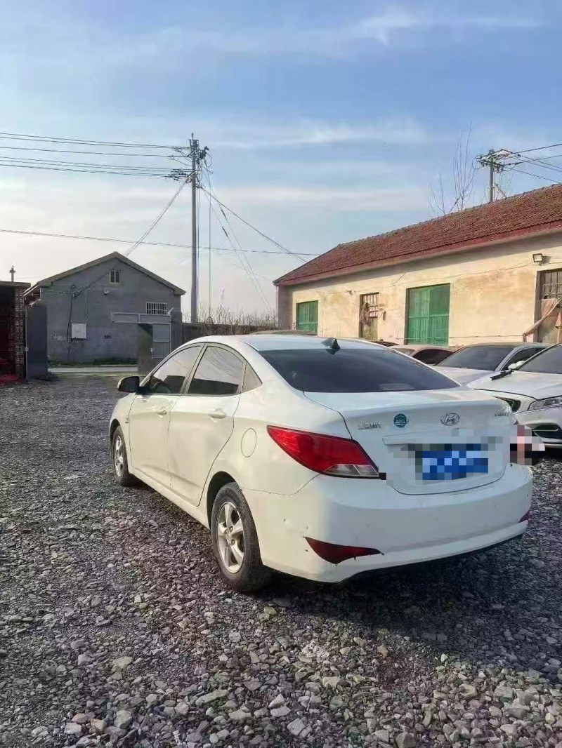 菏泽16年现代瑞纳8