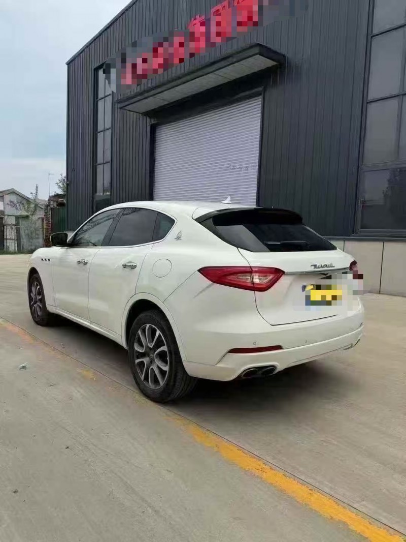 菏泽17年玛莎拉蒂Levante8