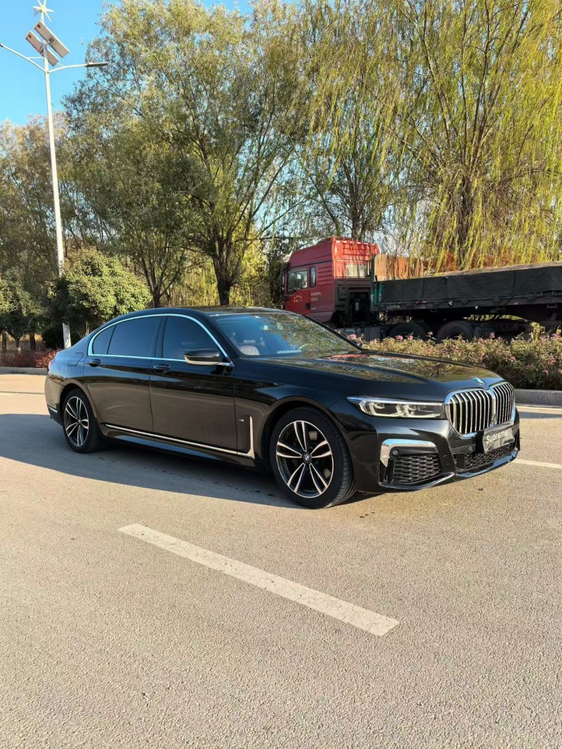 济宁21年宝马7系2