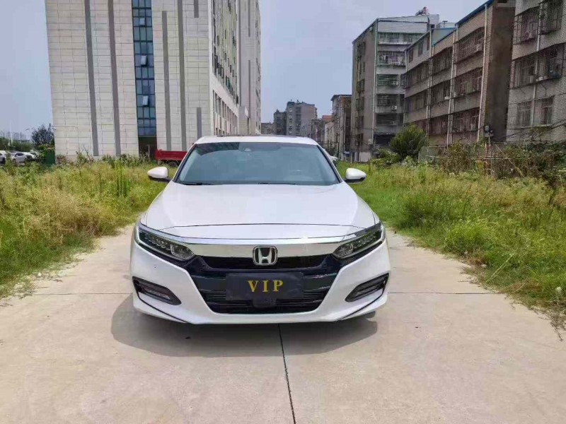 襄阳21年本田雅阁1