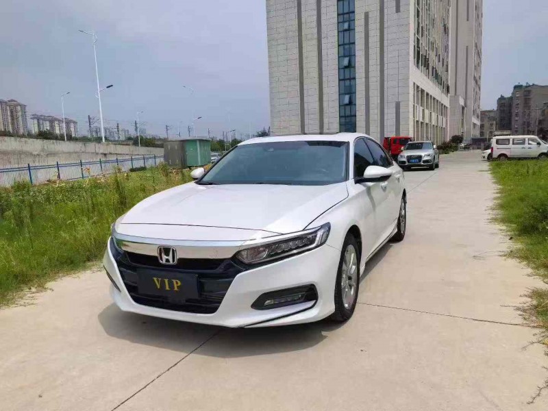 襄阳21年本田雅阁2