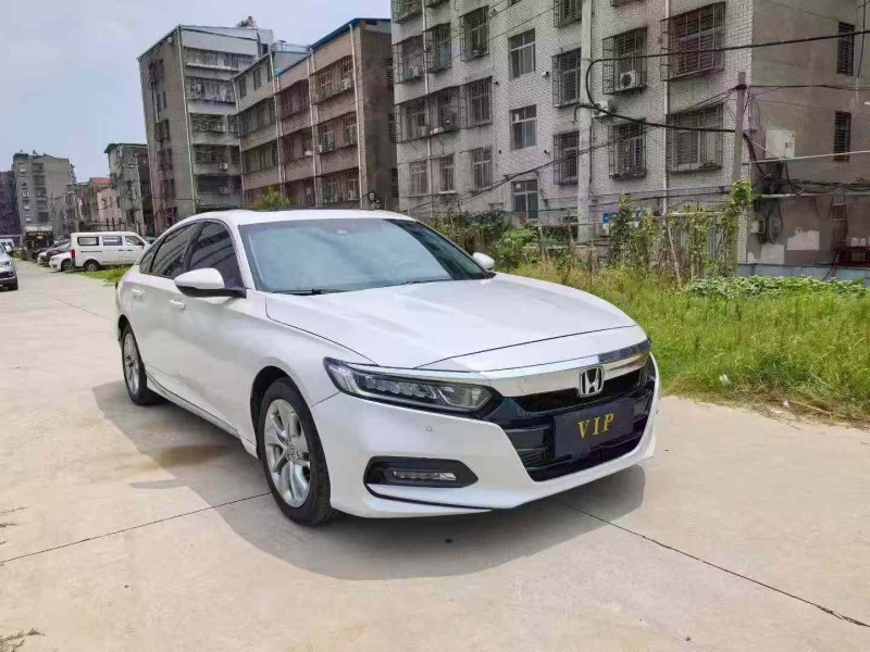 襄阳21年本田雅阁3