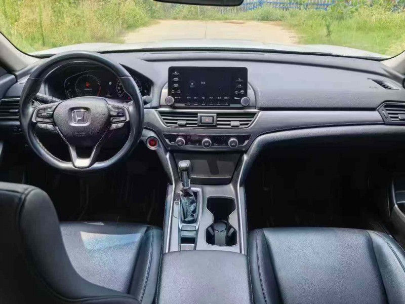 襄阳21年本田雅阁4