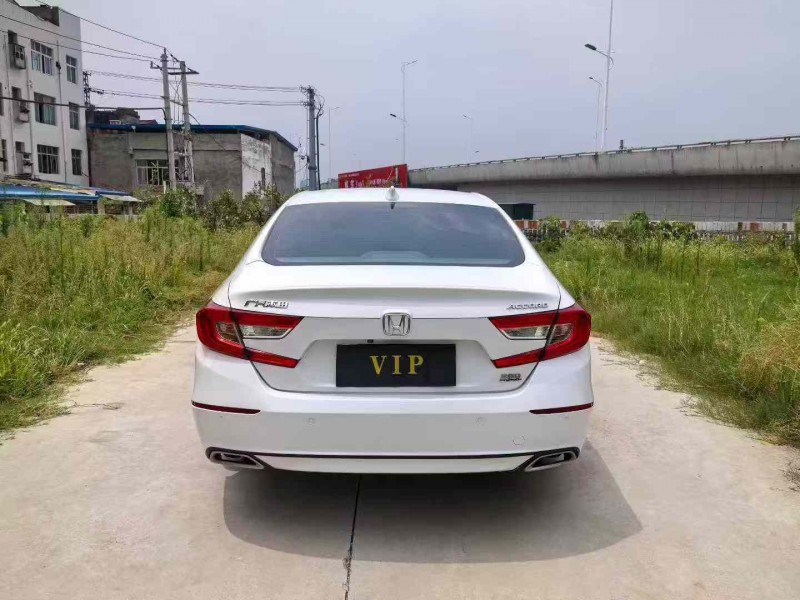 襄阳21年本田雅阁9