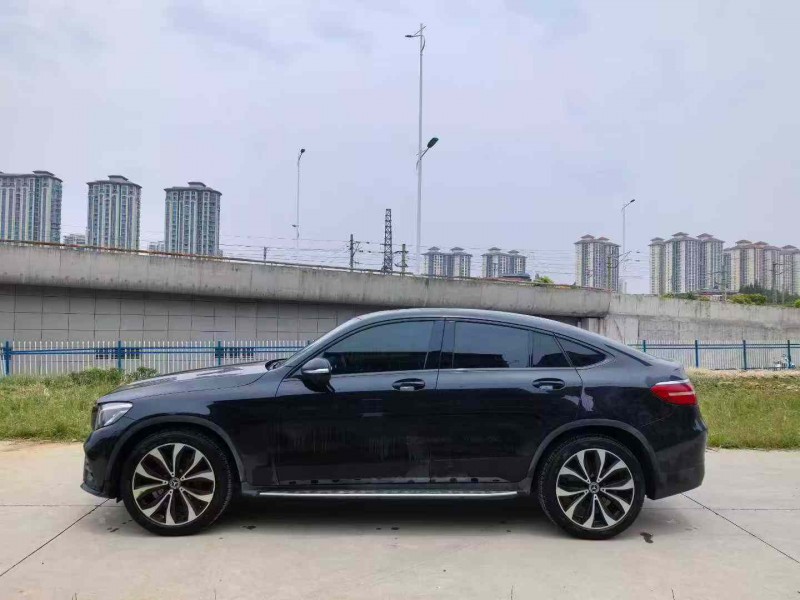 襄阳19年奔驰GLC8