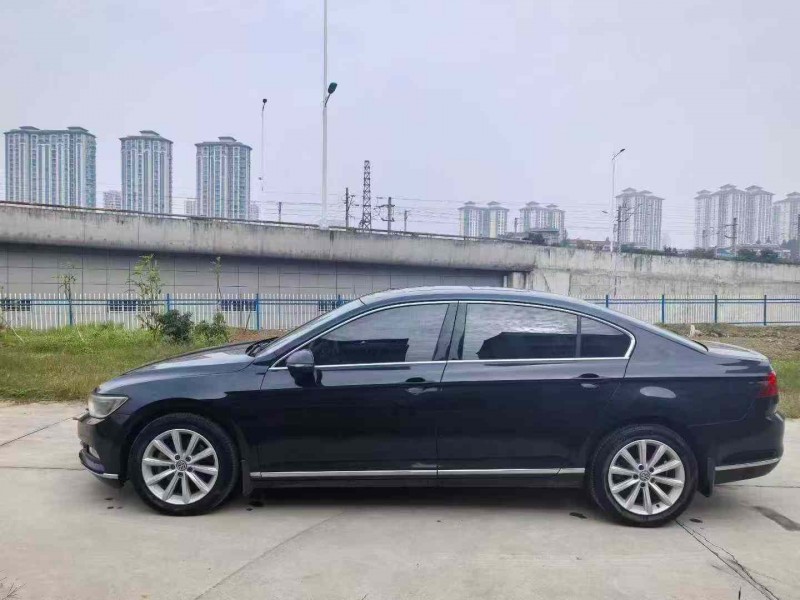 襄阳18年大众迈腾8