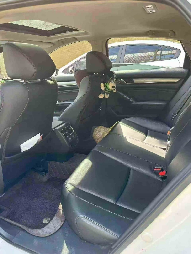 珠海22年本田雅阁5