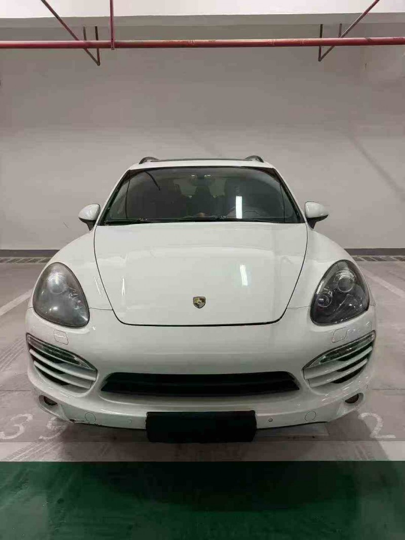 重庆13年保时捷卡宴1