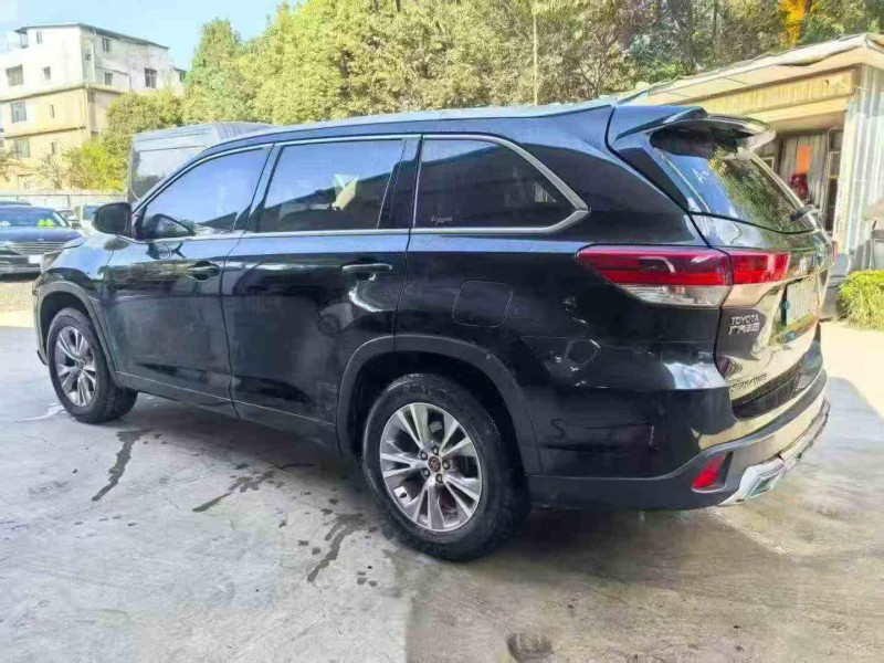 临沧18年丰田汉兰达7