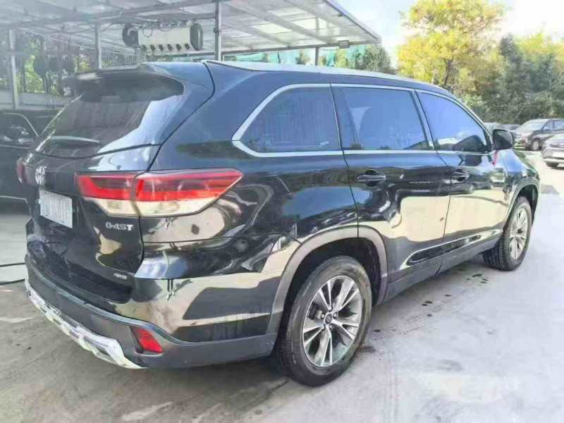 临沧18年丰田汉兰达8