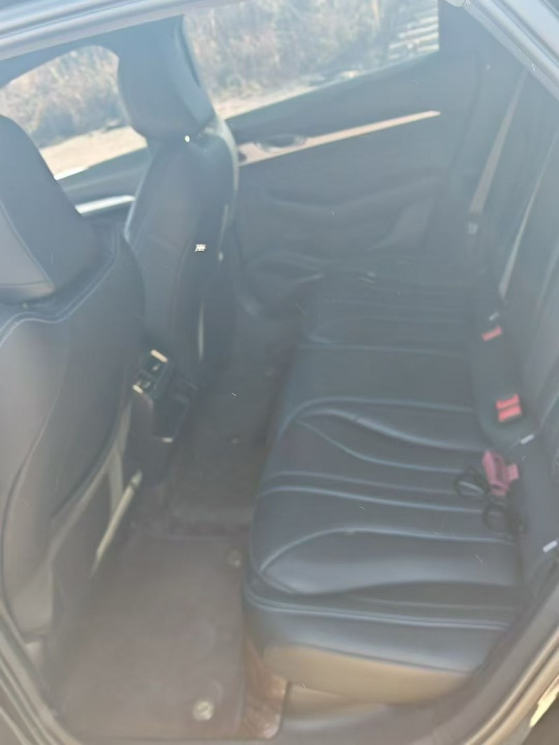 重庆25年吉利星瑞5