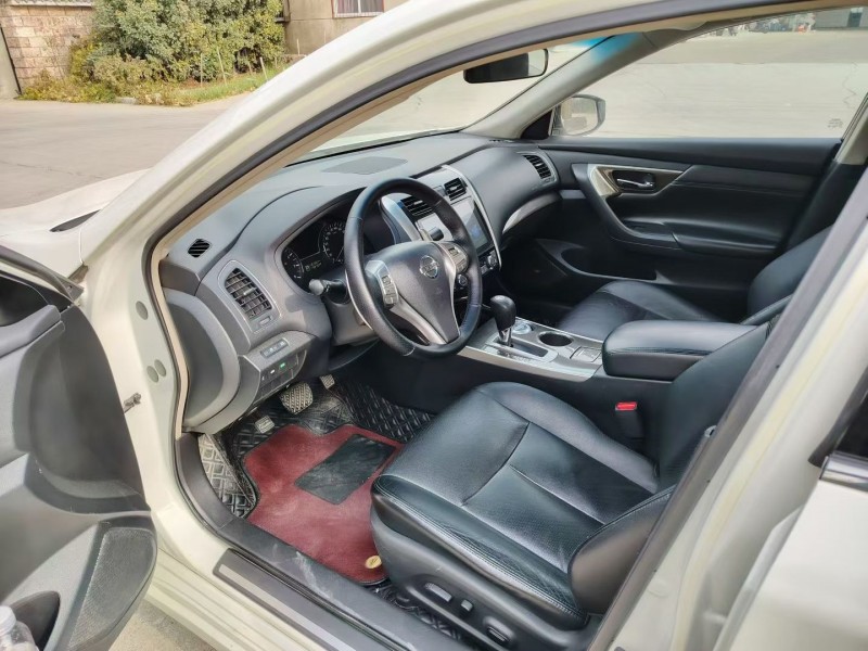 徐州15年日产天籁4