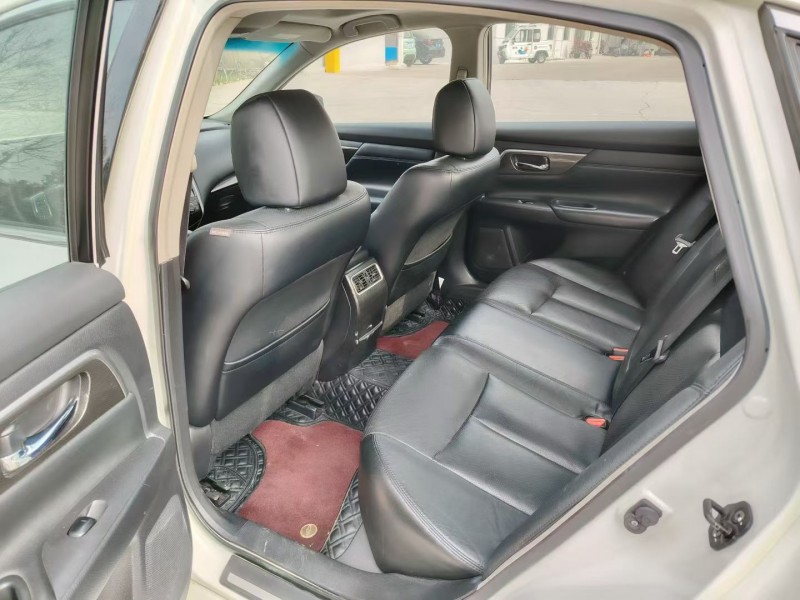 徐州15年日产天籁6