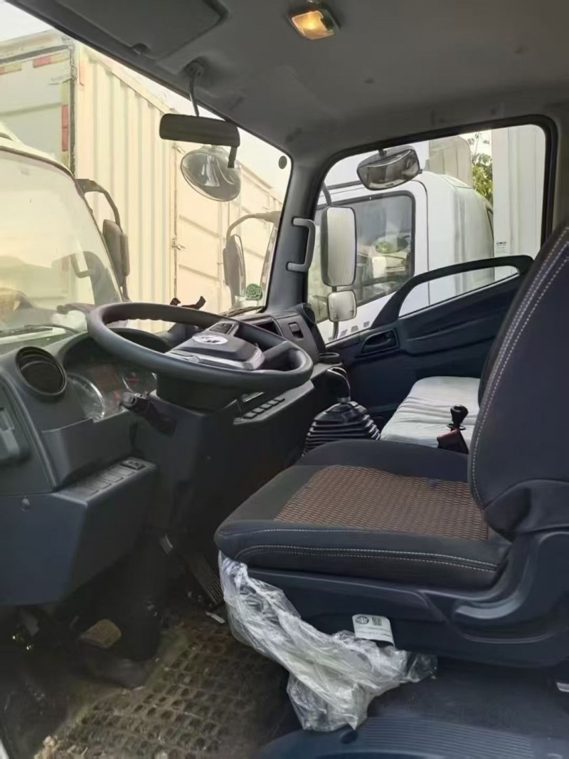 重庆24年解放解放T806