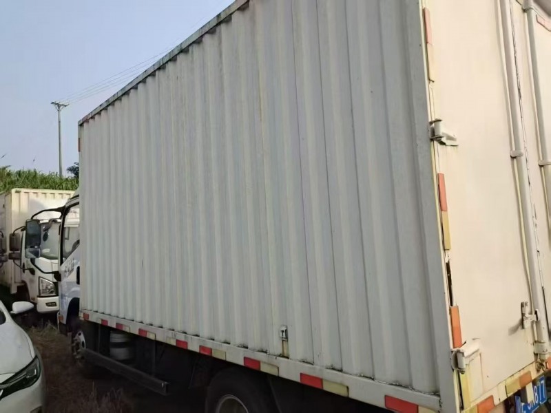 重庆24年解放解放T807